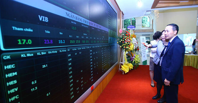 Bố vợ Chủ tịch VIB đăng ký bán gần 28 triệu cổ phiếu, ước thu về 600 tỷ đồng