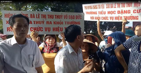 Vụ trường tiểu học bị tố thu 10 triệu: Phụ huynh yêu cầu hiệu trưởng trường từ chức