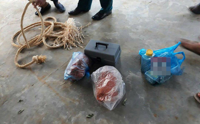 Điều tra vụ mẹ bắt con thắt cổ, uống thuốc diệt cỏ