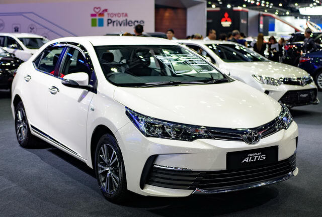 “Chốt giá” từ 702 triệu đồng cho 5 phiên bản Toyota Altis 2017 nâng cấp