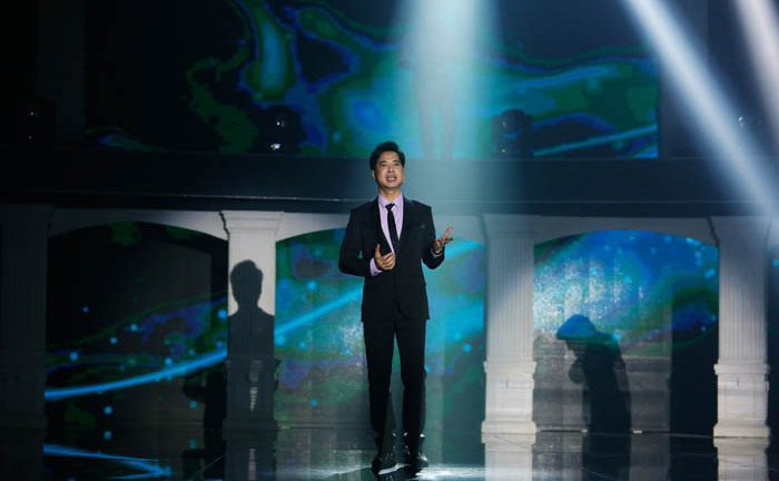 “Ông hoàng nhạc sến” Ngọc Sơn sầu thảm diễn tả lại nỗi đau thất tình của nhạc sĩ Trường Sa