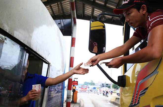 Trạm BOT Biên Hòa lại xả trạm do...tiền lẻ