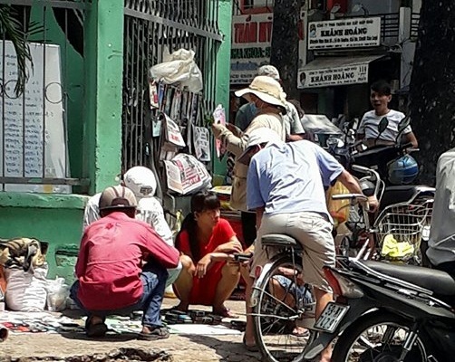 Bí mật chợ trời kiểu mới: Nguy hiểm rình rập và “bí mật nhà nghề”