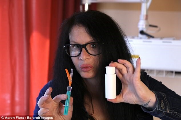 Tự tiêm vi khuẩn 3,5 triệu tuổi vào cơ thể để trẻ mãi không già