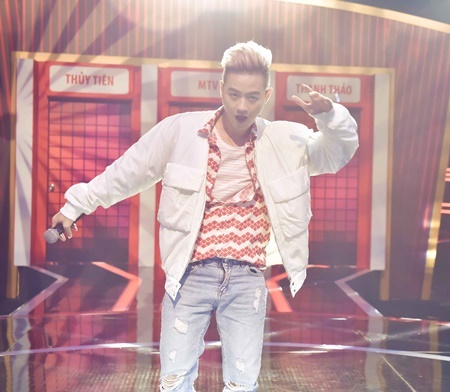 Thanh Duy tông cửa xông vào, Thủy Tiên giật mình hoảng hốt