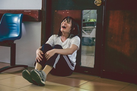 Huỳnh Lập khóc ngất trong trailer Parody “Em gái mưa”