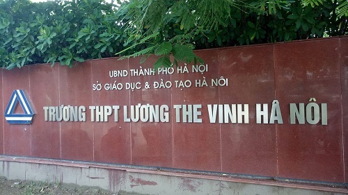 Video: Học sinh trường Lương Thế Vinh đau xót trước sự ra đi của thầy Văn Như Cương
