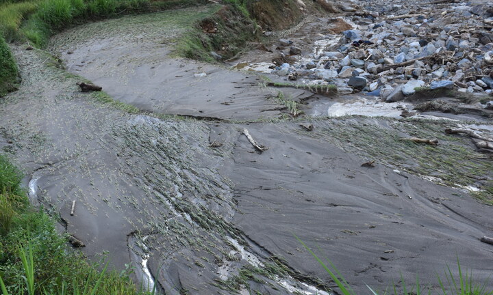 Chết lặng sau cuộc gọi: 