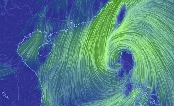 Bão số 11 giật cấp 16, đổi hướng đi từ vịnh Bắc Bộ xuống miền Trung