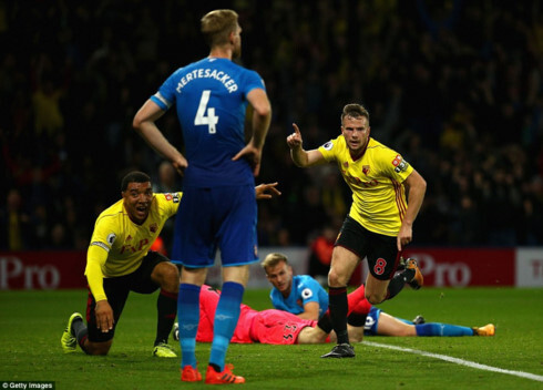Thua ngược đau đớn, Arsenal ngậm ngùi nhìn Watford vào top 4