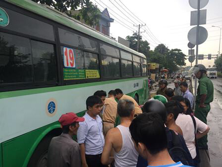 Nữ sinh bị xe buýt cán tử vong trên đường về nhà