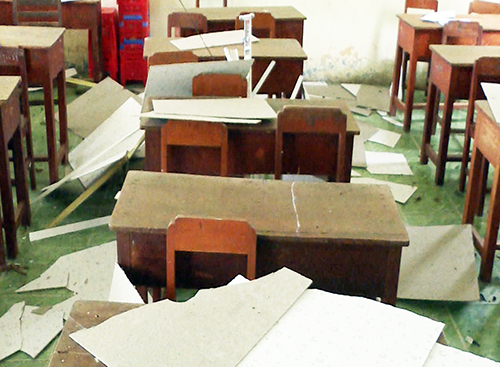 Sập trần phòng học ở miền Tây, 9 học sinh bị thương