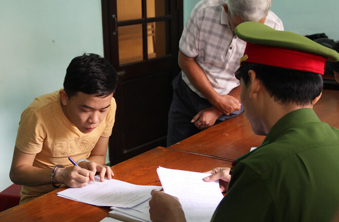 Hacker chiếm đoạt gần 1 tỷ đồng nhờ tin nhắn lừa trúng SH