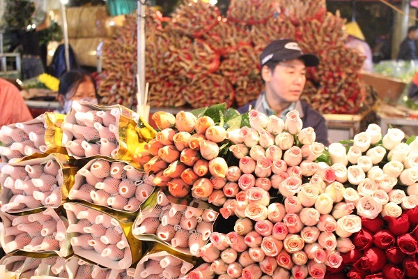 Nhộn nhịp chợ hoa trước ngày 20/10