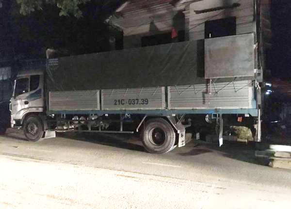 Yên Bái: 10 tấn gỗ hộp lậu bị bắt giữ sau khi 