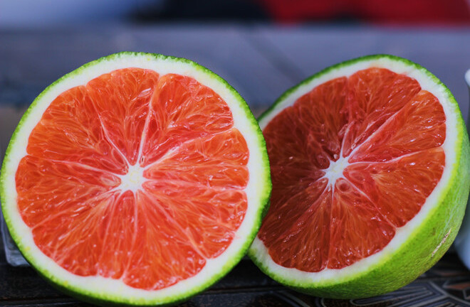 Cam lạ ruột đỏ luôn trong tình trạng 