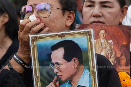 Nhìn lại một năm của người Thái Lan khi Quốc vương Bhumibol qua đời
