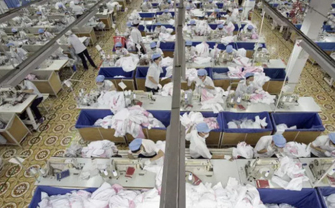 Robot ở nhà máy giày Nike và mối đe dọa treo trên đầu những lao động giá rẻ ở châu Á