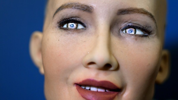 Robot đầu tiên trên thế giới có quốc tịch và hộ chiếu 