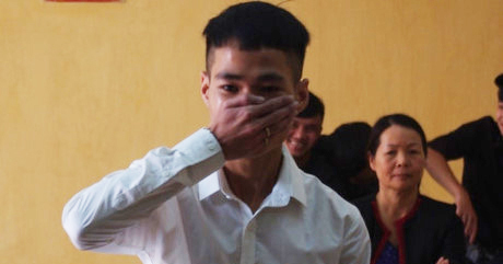 Cháu dùng chày gỗ phang bà nội: Độc giả bức xúc với thái độ nhơn nhơn của