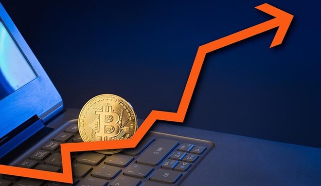 Bitcoin lần đầu tiên vượt mốc 7.000 USD