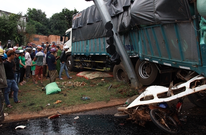 Tin tai nạn giao thông mới nhất ngày 4/11/2017