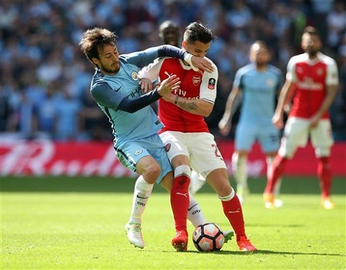Man City - Arsenal: Xuyên thủng 