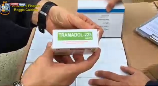 Tịch thu 24 triệu viên thuốc gây nghiện của IS