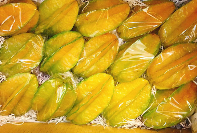 Khế Đài Loan giá 150 ngàn đồng/quả cháy hàng, khế Việt Nam rụng đầy gốc không ai mua