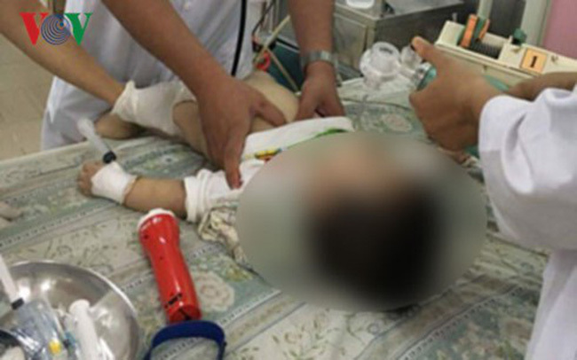 Nuốt bóng bay, bé 11 tháng tuổi tử vong thương tâm