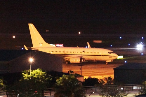 Máy bay C-17 và C-40 của đoàn Mỹ liên tiếp đáp xuống sân bay Đà Nẵng