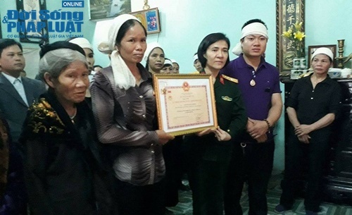 Người vợ có chồng mất bị hỏi 1 câu đau lòng: “Bán xác có được nhiều tiền không”?