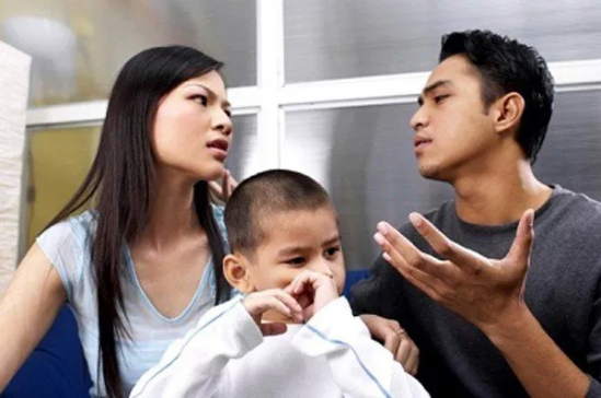 Tan cửa nát nhà vì lấy phải người nói nhiều