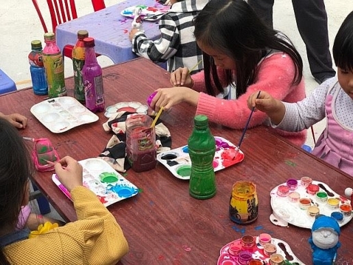 Con nhiễm độc chì, co giật, thậm chí tử vong khi cha mẹ cho chơi trò này