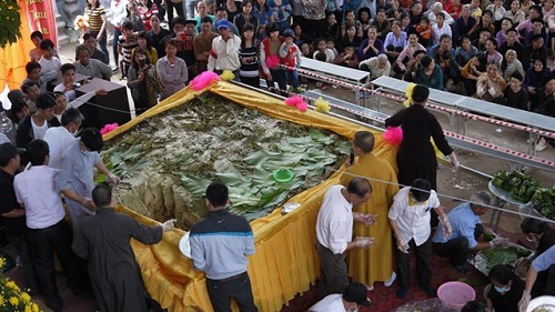 Những chiếc bánh chưng từng đi vào kỷ lục Việt Nam