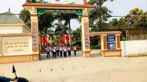 Khởi tố vụ án phụ huynh xông vào trường đánh học sinh, hiệu trưởng