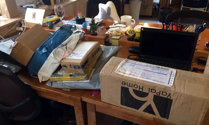 Vợ nghiện mua hàng online khiến gia đình nợ hơn 5 tỷ đồng