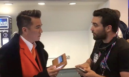 Đàm Vĩnh Hưng phải rời thảm đỏ EMA, bức xúc 