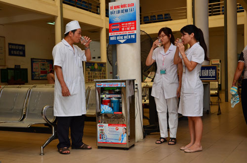 Cảnh báo: Hãy kiểm tra kỹ máy lọc nước trước khi mua nếu không muốn tiền mất tật mang