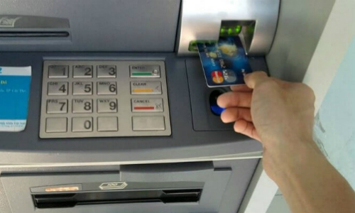 Thẻ tín dụng có thể không được rút quá 5 triệu đồng mỗi ngày