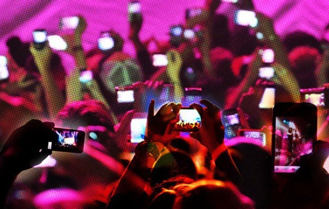 Trên thế giới, live-stream chia sẻ phim trái phép bị xử lý như nào?