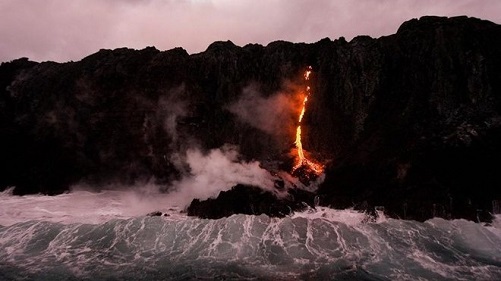 Máy bay đâm vào miệng núi lửa ở Tanzania, 11 người thiệt mạng