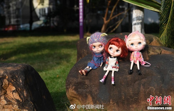 Ngồi chơi búp bê, cô nàng 8x kiếm được cả chục triệu mỗi tháng