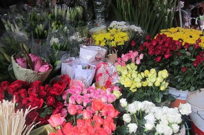 Hà Nội: Giá hoa tươi tăng mạnh trước ngày 20/11