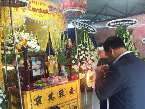 Quyền Linh, Lê Tuấn Anh về Long An viếng Nguyễn Hoàng