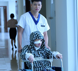 Ca mổ kỷ lục lấy lại gương mặt cho bệnh nhân mắc khối u ‘khủng’