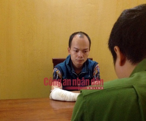 Phía sau vụ dùng xăng đốt nhà, đâm hai người bị thương