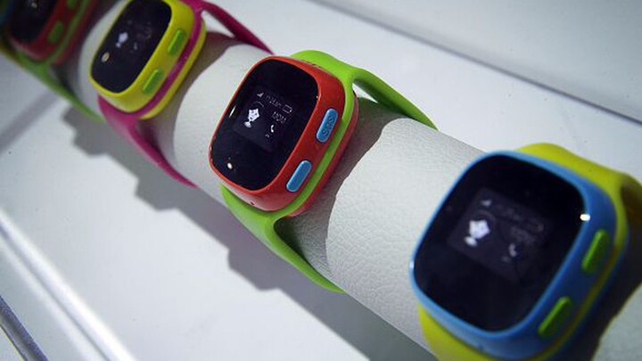 Chính phủ Đức khuyên cha mẹ huỷ smartwatch của con