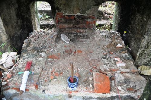 Lăng mộ mẹ vua Dục Đức bị đào phá để tìm kho báu?