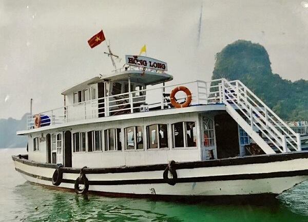 Đình chỉ hoạt động 2 tàu du lịch trên Vịnh Hạ Long do mắc nhiều sai phạm